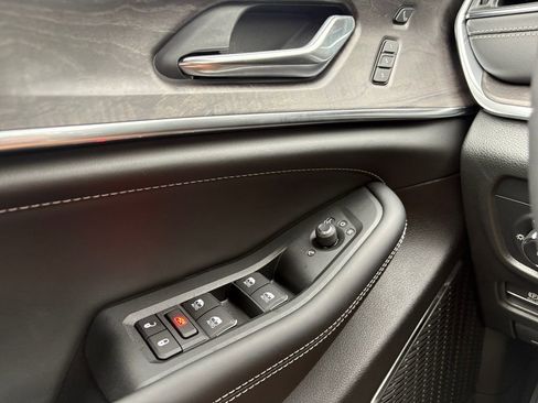 New 2025 Jeep Grand Cherokee L Overland w/ Advanced Protech Group III image 17