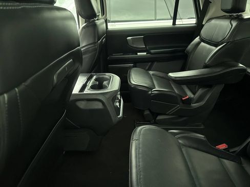 Used 2025 Ford Expedition Platinum AWD/4WD image 11