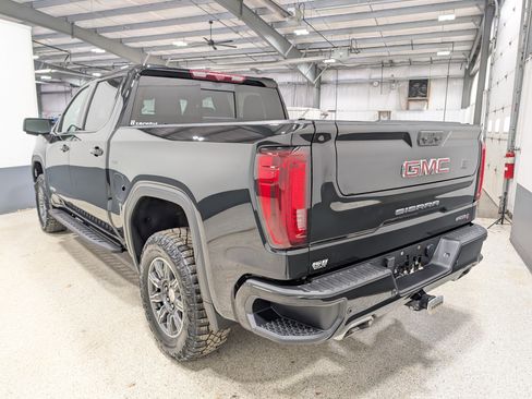 Used 2024 GMC Sierra 1500 AT4 w/ Technology Package AWD/4WD image 5
