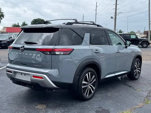 Used 2025 Nissan Pathfinder Platinum FWD image 5