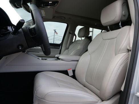 Used 2023 Jeep Wagoneer Series II w/ Premium Group I image 20