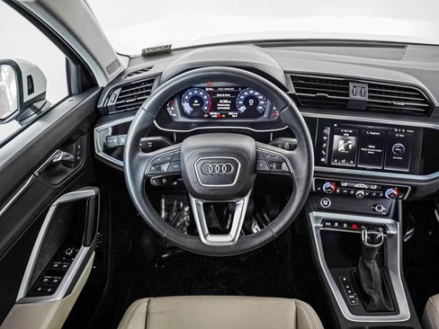 Certified 2023 Audi Q3 2.0T Premium w/ Convenience Package AWD/4WD image 11