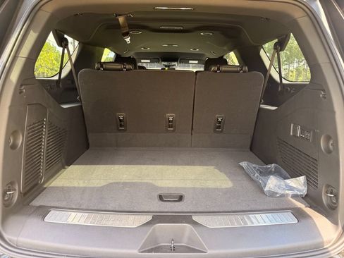 New 2025 Chevrolet Suburban Premier RWD image 10