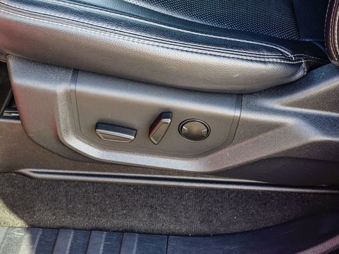 Used 2022 Ford F350 Lariat w/ Black Appearance Package image 21