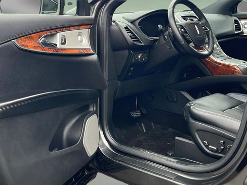 Used 2020 Lincoln Nautilus Reserve w/ Equipment Group 202A image 12