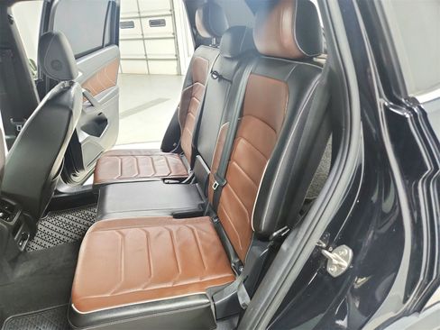 Used 2024 Volkswagen Tiguan SEL R-Line image 38