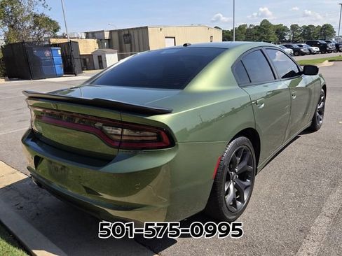 Used 2020 Dodge Charger SXT w/ Blacktop Package RWD image 5