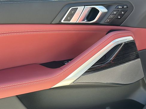 New 2026 BMW X6 xDrive40i w/ Climate Comfort Package image 13