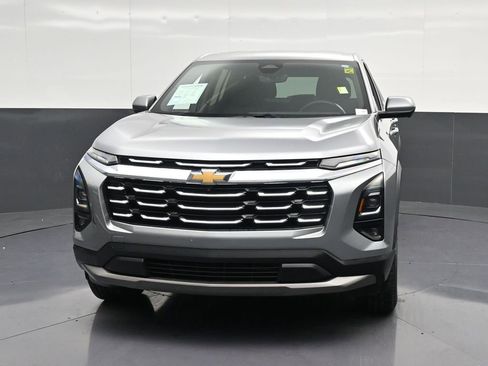 Used 2025 Chevrolet Equinox LT w/ Safety and Technology Package FWD image 6