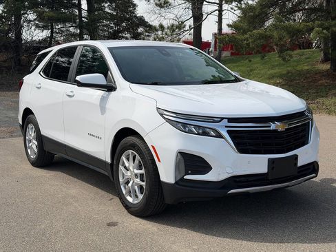 Used 2022 Chevrolet Equinox LT FWD image 1