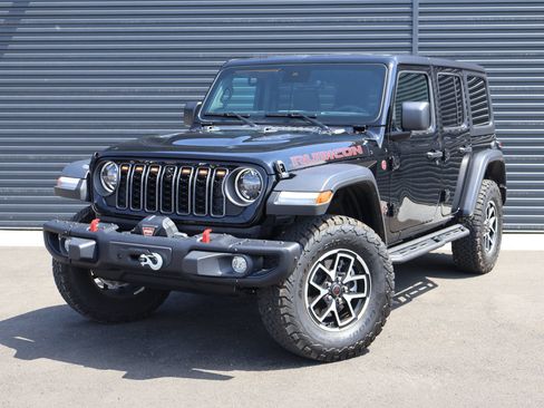 Used 2024 Jeep Wrangler Unlimited Rubicon w/ Capability Package AWD/4WD image 1