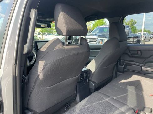 Used 2025 Toyota 4Runner SR5 AWD/4WD image 23