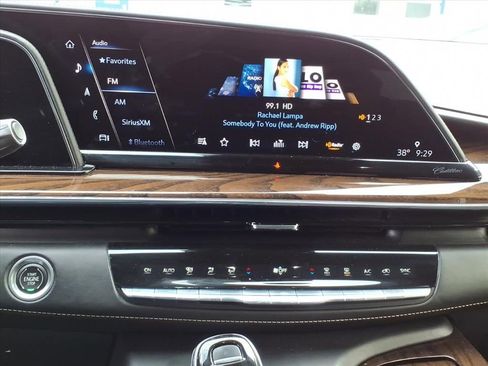 Used 2021 Cadillac Escalade Premium Luxury Platinum image 25