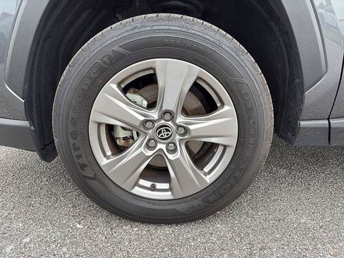 Used 2025 Toyota RAV4 LE AWD/4WD image 9