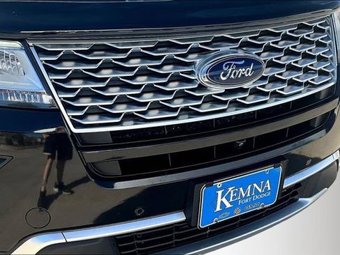 Used 2019 Ford Explorer Platinum AWD/4WD image 34