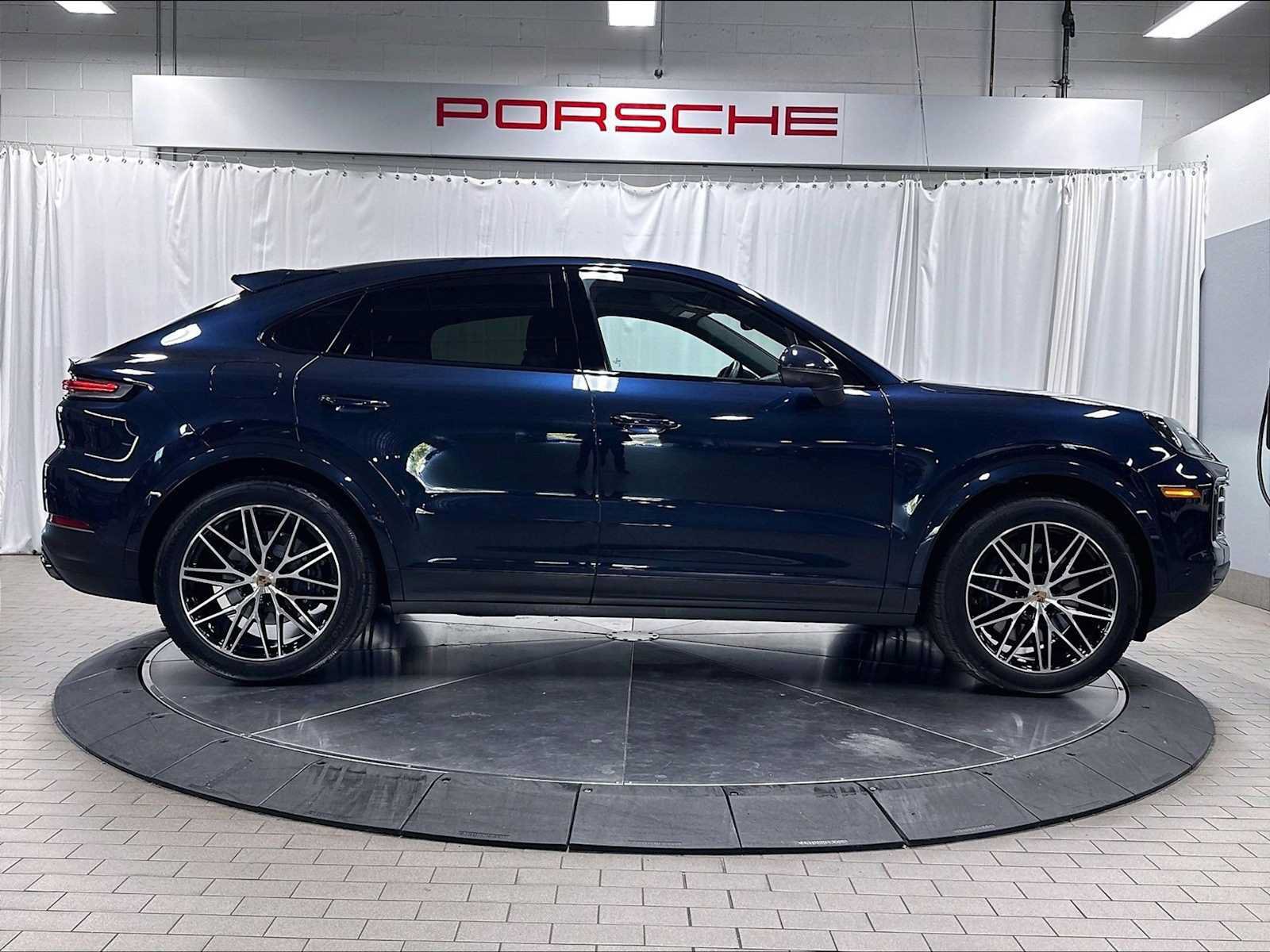 Used 2026 Porsche Cayenne Coupe AWD/4WD image 11