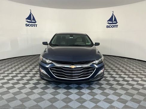 Used 2020 Chevrolet Malibu LT FWD image 2
