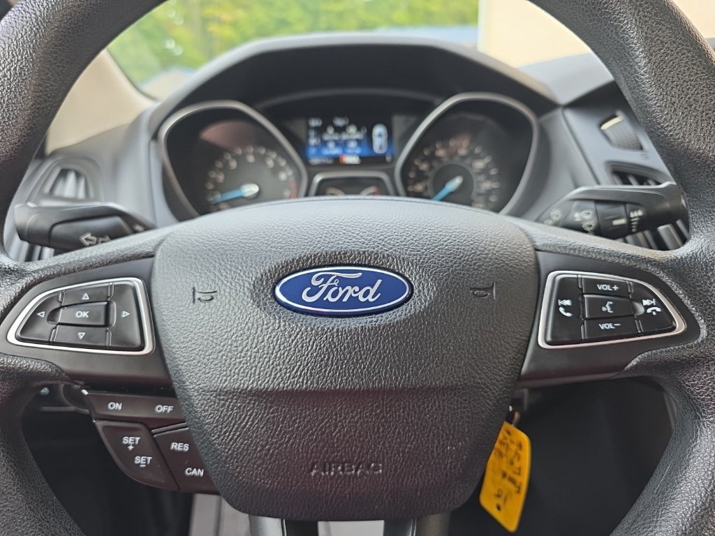 Used 2015 Ford Focus SE FWD image 15
