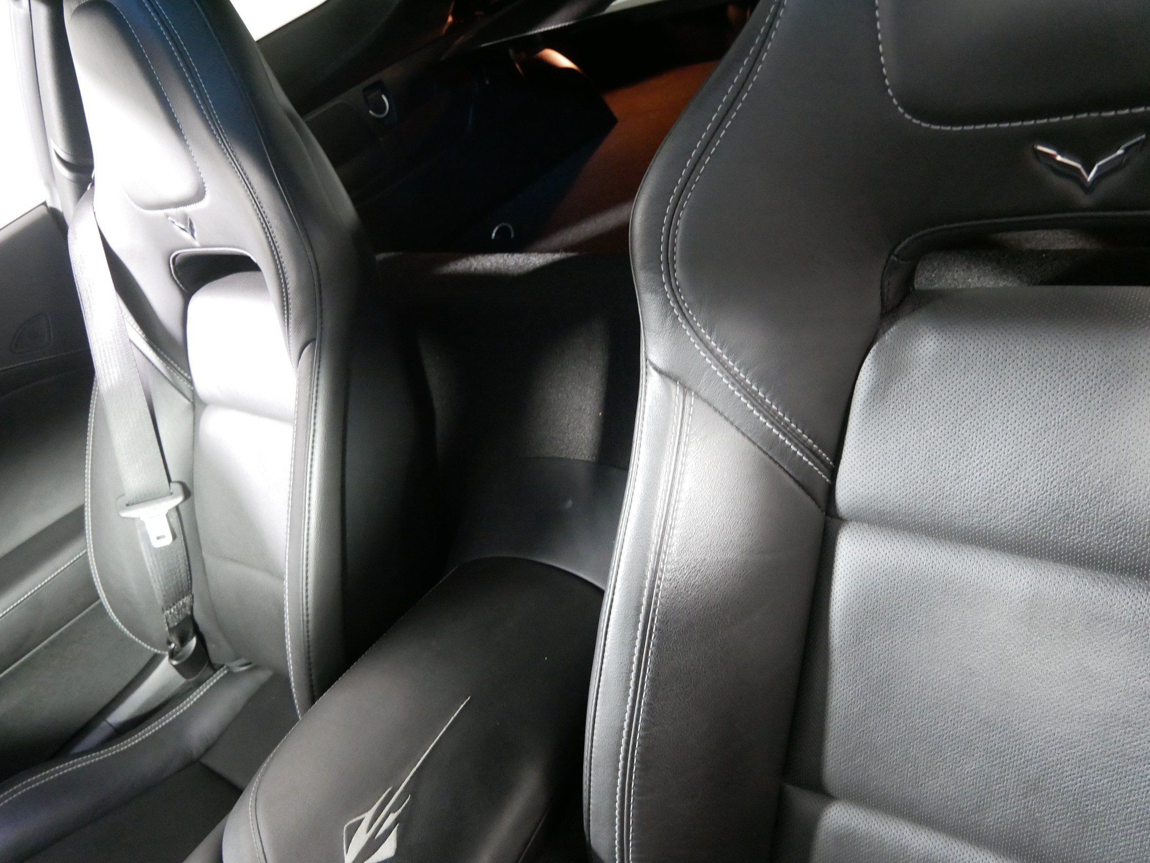 Used 2019 Chevrolet Corvette Stingray Coupe RWD image 13