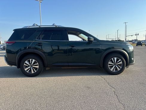Used 2023 Nissan Pathfinder SL w/ Lighting Package (N92) AWD/4WD image 9
