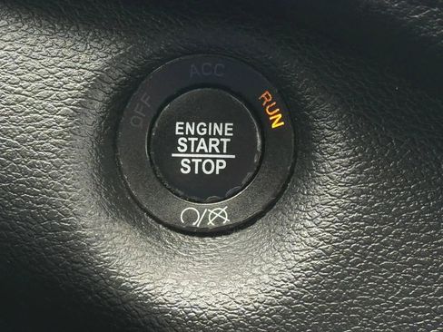 Used 2019 Jeep Cherokee Limited AWD/4WD image 25