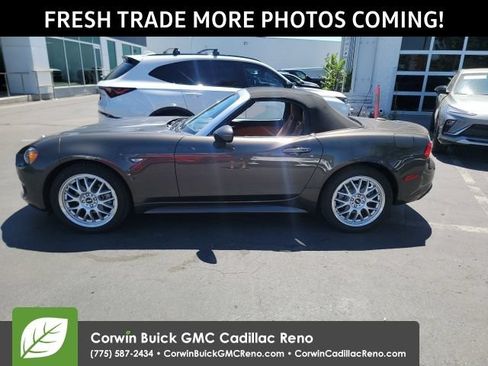 Used 2017 FIAT 124 Spider Lusso RWD image 7