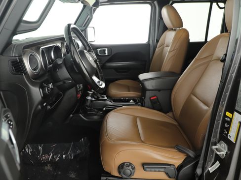 Used 2020 Jeep Gladiator Rubicon image 9