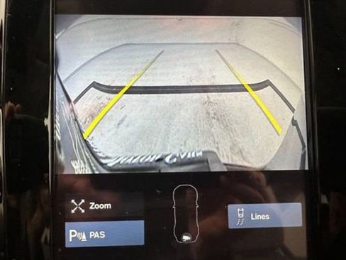 Used 2016 Volvo XC90 T6 Momentum image 23