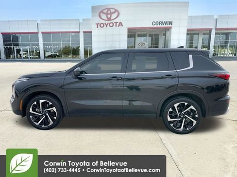 Used 2024 Mitsubishi Outlander SE FWD image 2