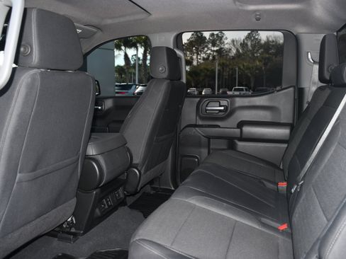 Used 2025 Chevrolet Silverado 1500 Custom Trail Boss w/ Dark Appearance Package image 14