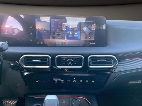 New 2026 Nissan Sentra SV w/ SV Convenience Package FWD image 6