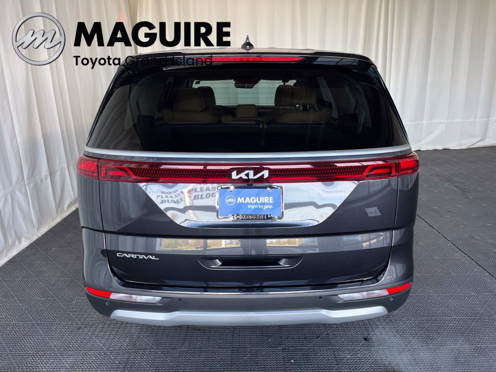 Used 2024 Kia Carnival LX FWD image 30