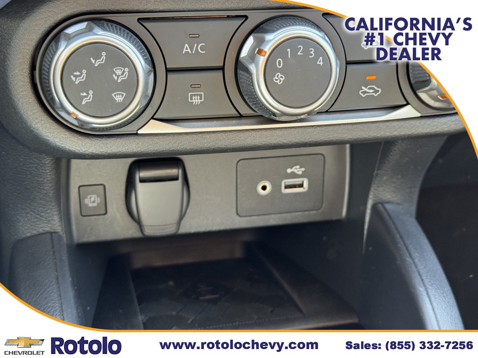 Used 2024 Nissan Versa SV FWD image 21
