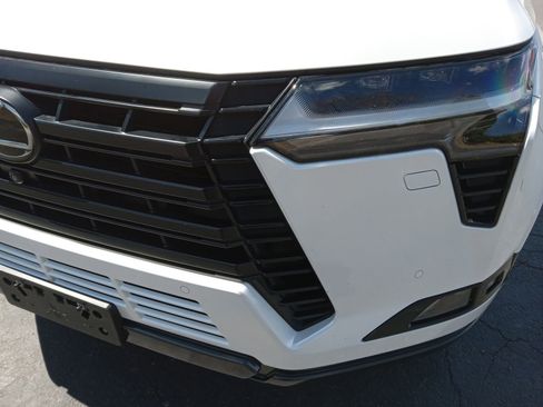 Used 2025 Lexus GX 550 w/ Accessory Package (2T) AWD/4WD image 7