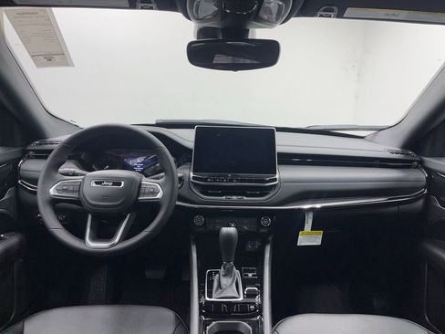 New 2026 Jeep Compass Latitude image 6