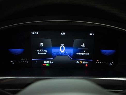 Used 2022 Volkswagen Tiguan SE w/ Panoramic Sunroof Package image 19