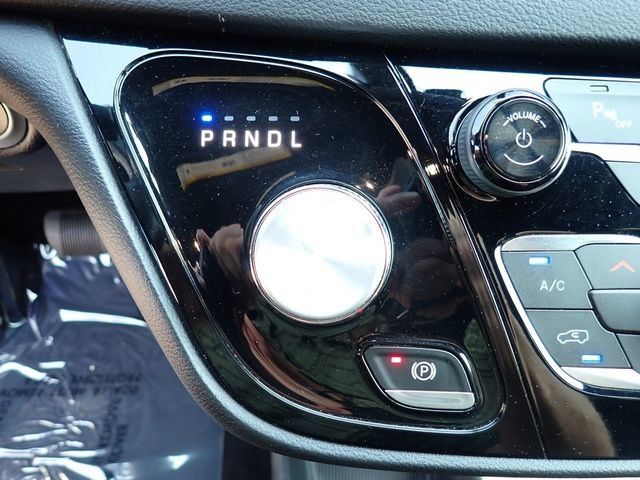 Certified 2020 Chrysler Pacifica Touring w/ S Appearance Package FWD image 23