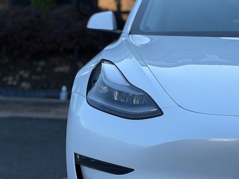 Used 2021 Tesla Model 3 Standard Range Plus RWD image 4
