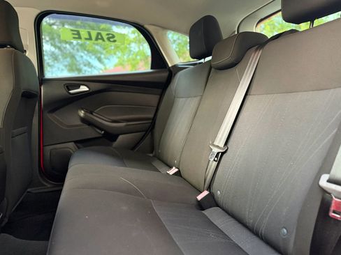 Used 2015 Ford Focus SE w/ SE Sport Package image 9