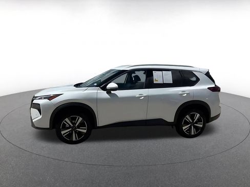 Used 2026 Nissan Rogue SL FWD image 8