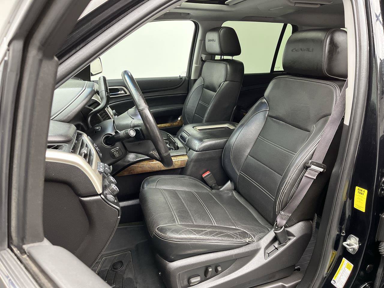 Used 2015 GMC Yukon Denali w/ Touring Package AWD/4WD image 11
