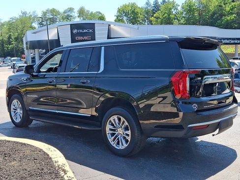 Used 2021 GMC Yukon XL SLT w/ SLT Premium Package AWD/4WD image 4