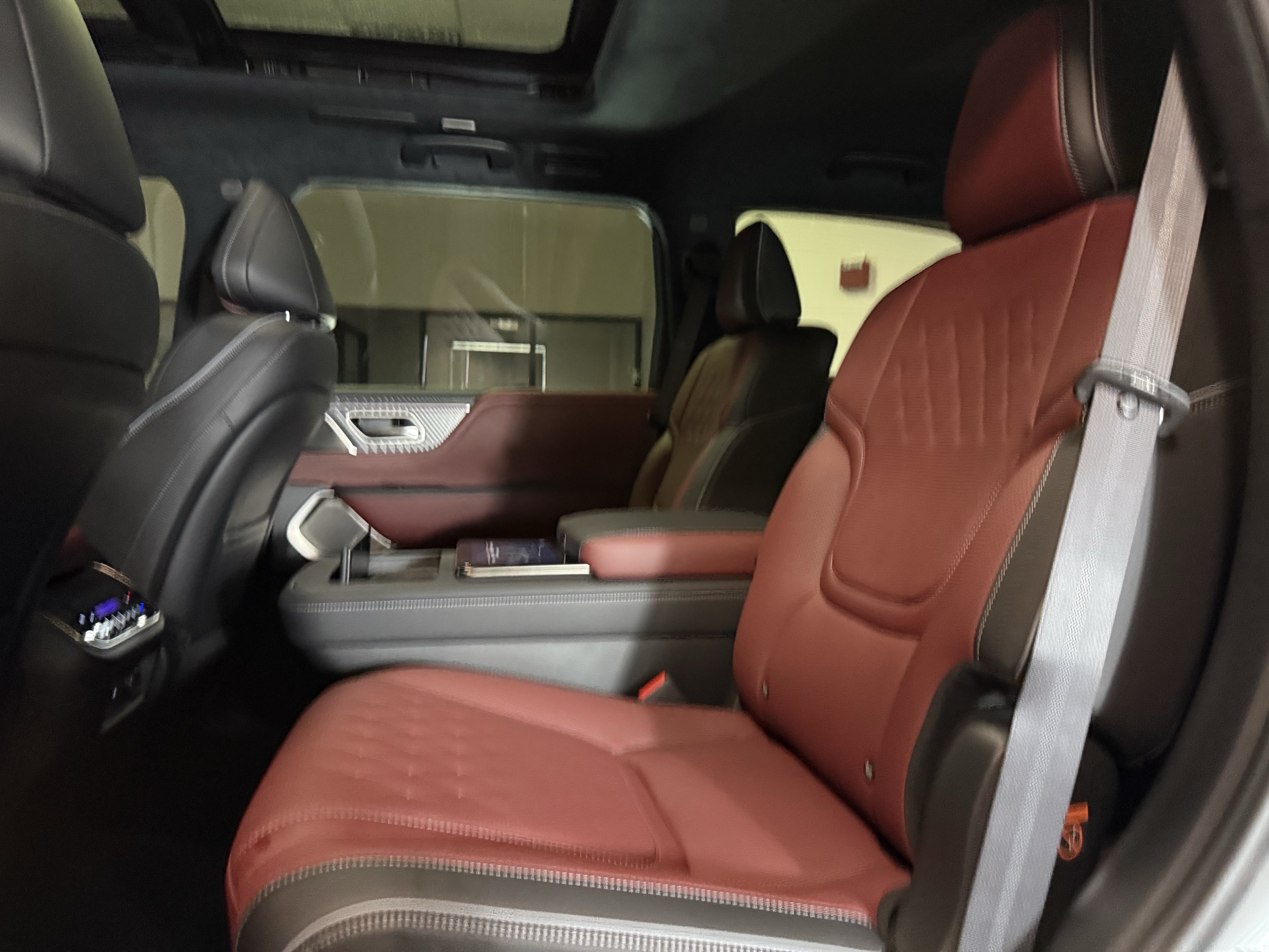 New 2026 INFINITI QX80 Autograph w/ Premium Cargo Package AWD/4WD image 15