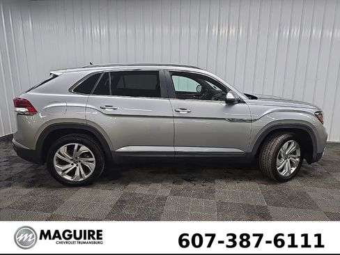 Used 2020 Volkswagen Atlas Cross Sport SEL FWD image 2