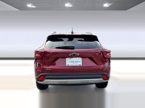 Certified 2025 Chevrolet Trax LT w/ Sunroof Package FWD image 9