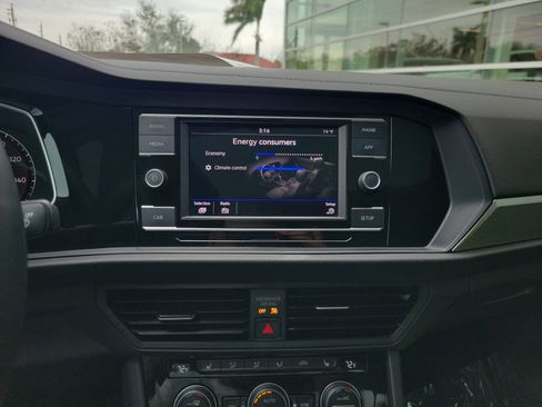 Used 2019 Volkswagen Jetta SE image 20