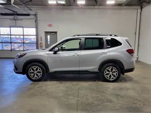 Certified 2023 Subaru Forester Premium image 9