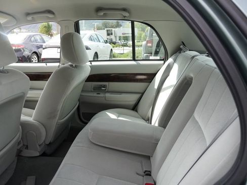 Used 2005 Mercury Grand Marquis GS image 15