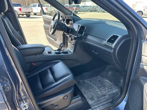 Used 2021 Jeep Grand Cherokee Limited w/ Trailer Tow Group IV AWD/4WD image 17