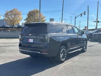 New 2026 Chevrolet Suburban LT w/ Comfort Package AWD/4WD video 4